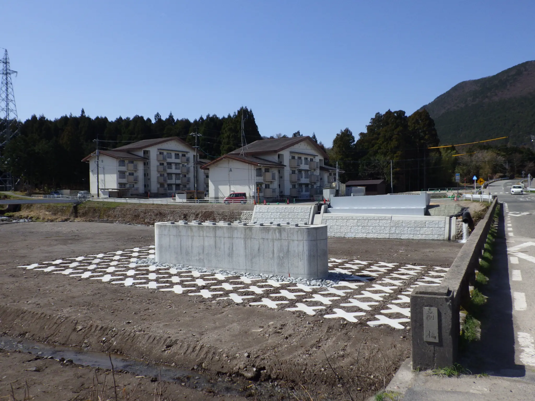 当社施工の県道大山佐摩線(豊房〜今在家工区)前橋橋梁下部工事の現場