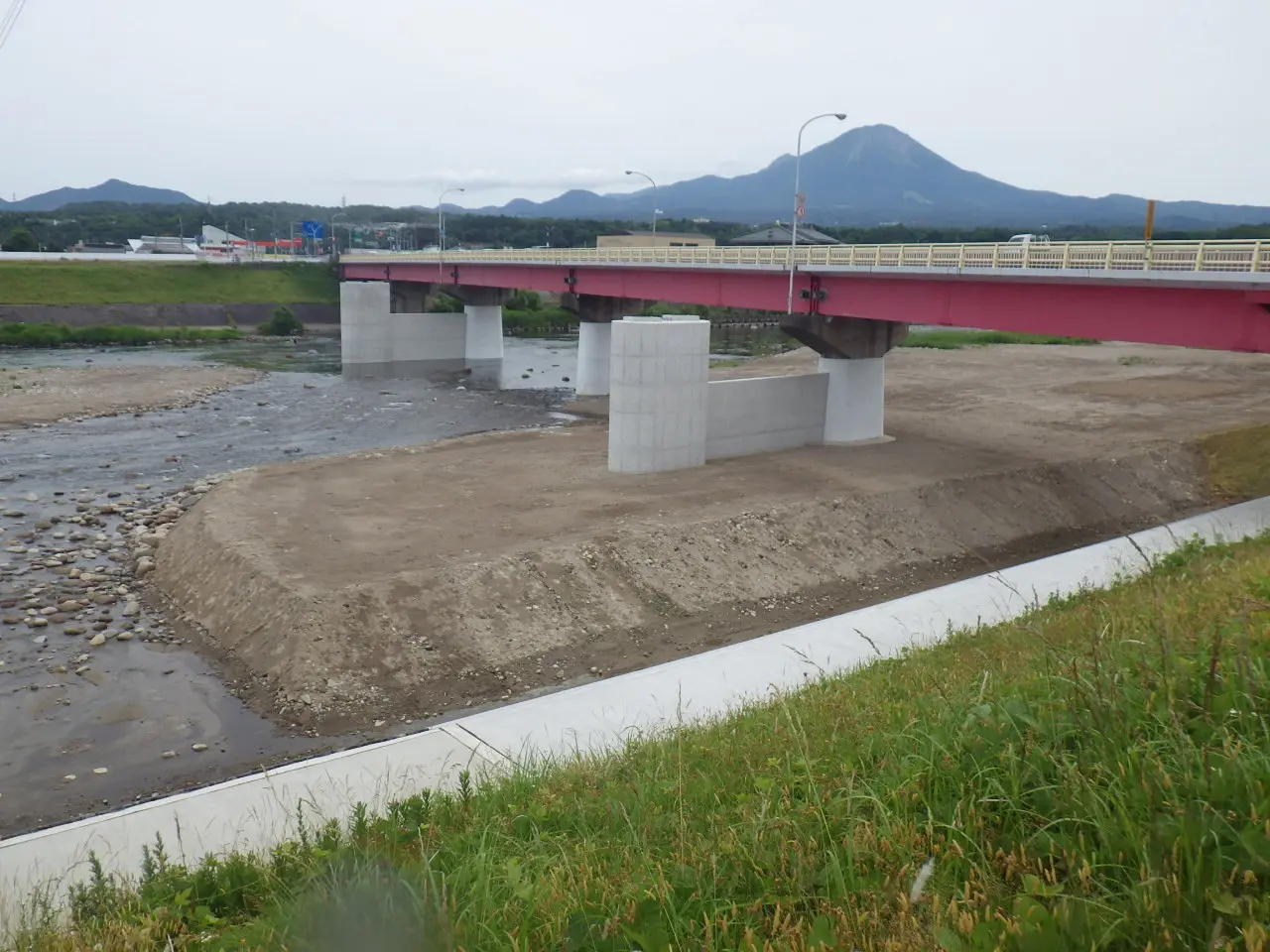 当社施工の国道181号(伯耆橋工区)橋梁下部工事(P1)の現場
