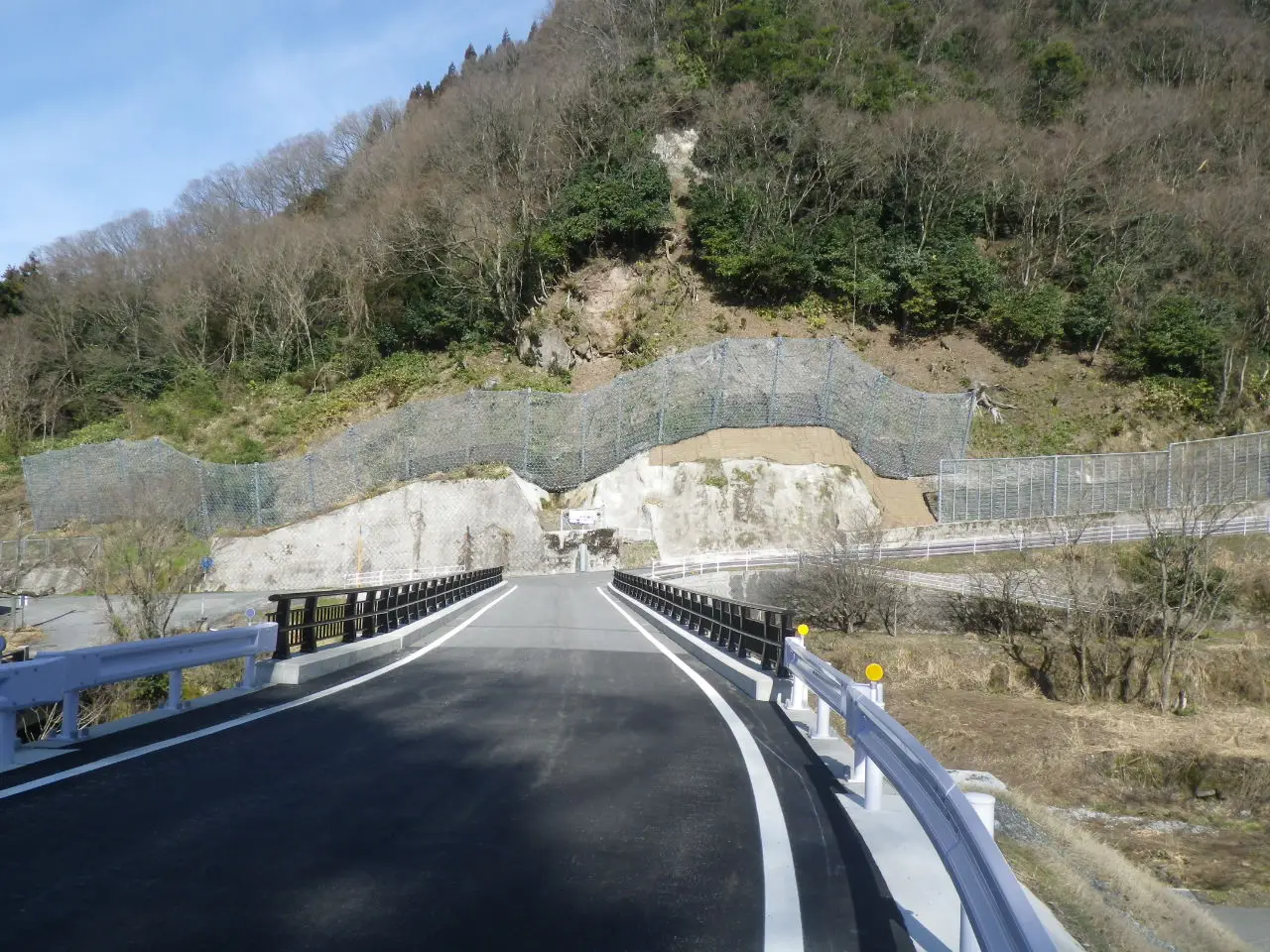 道路改良の施工現場