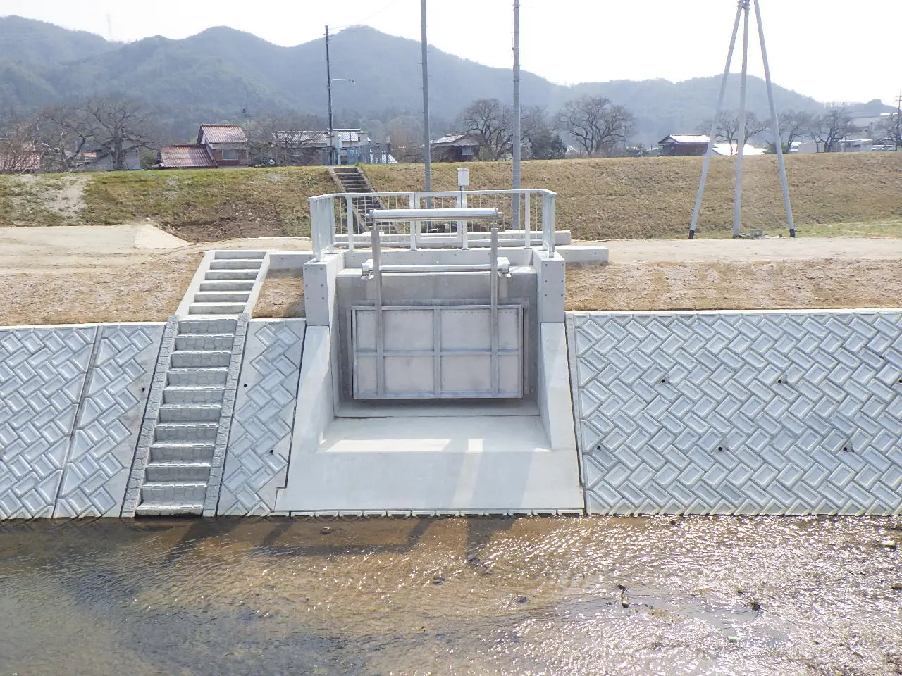 絹屋川河川改修工事(4工区)(ゲート工)